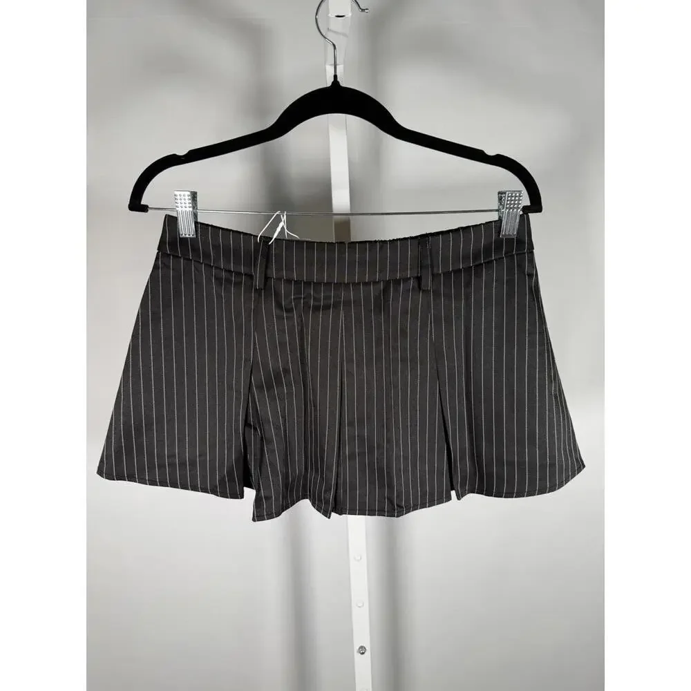 NWT Halara Black Pinstripe Pleated 2-in-1 Built-In Shorts Size Large - Picture 3 of 6